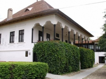 &Icirc;ncep cursurile de vară ale Universității Populare Nicolae Iorga la Vălenii de Munte